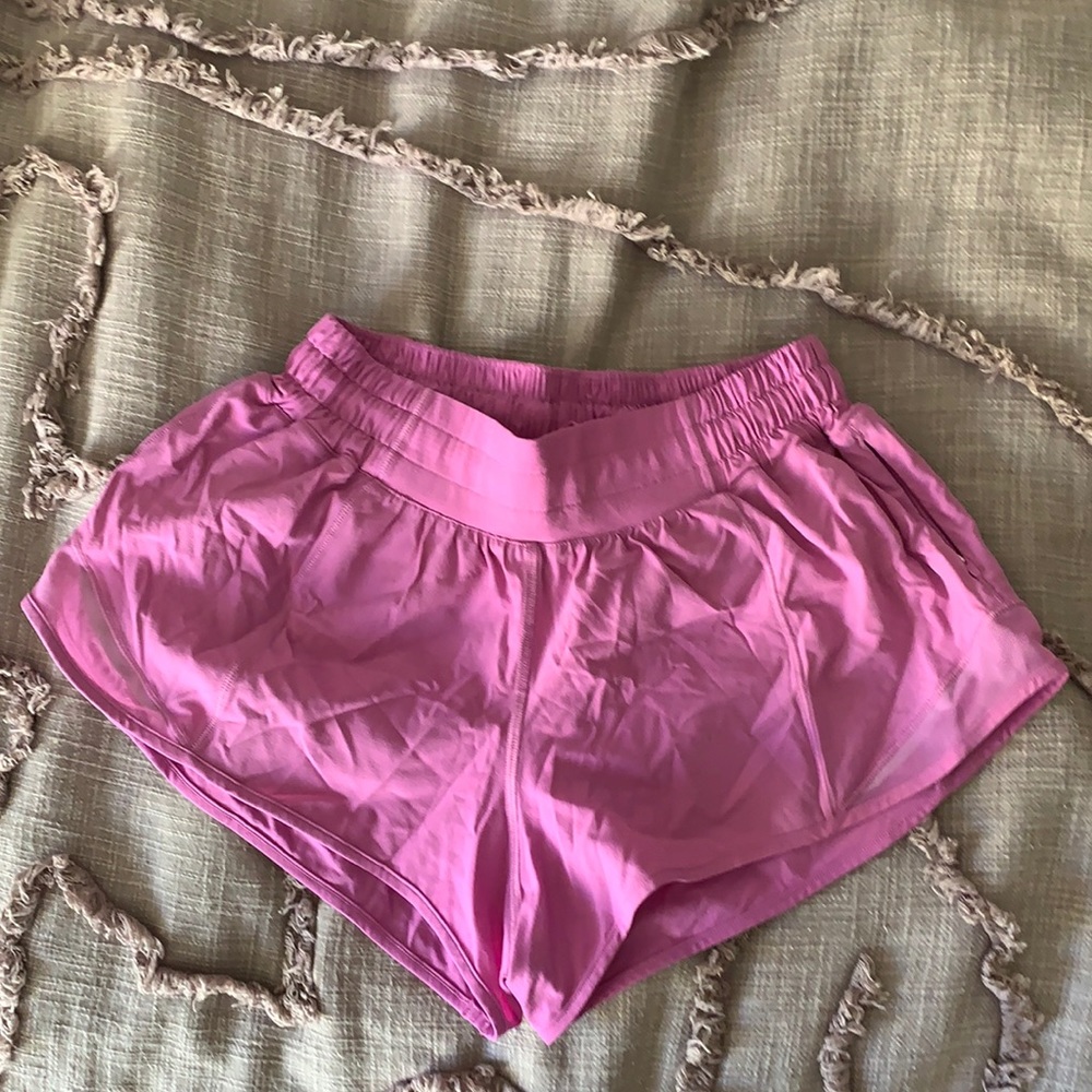 Lululemon Hotty Hot Shorts 2.5 in